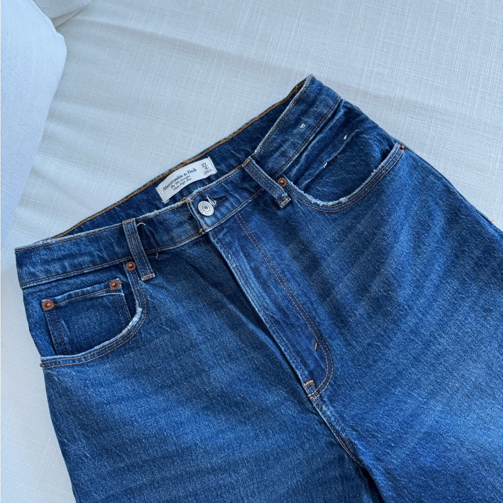 Abercrombie Ultra High Rise 90s Straight Jean - Picture 5 of 5